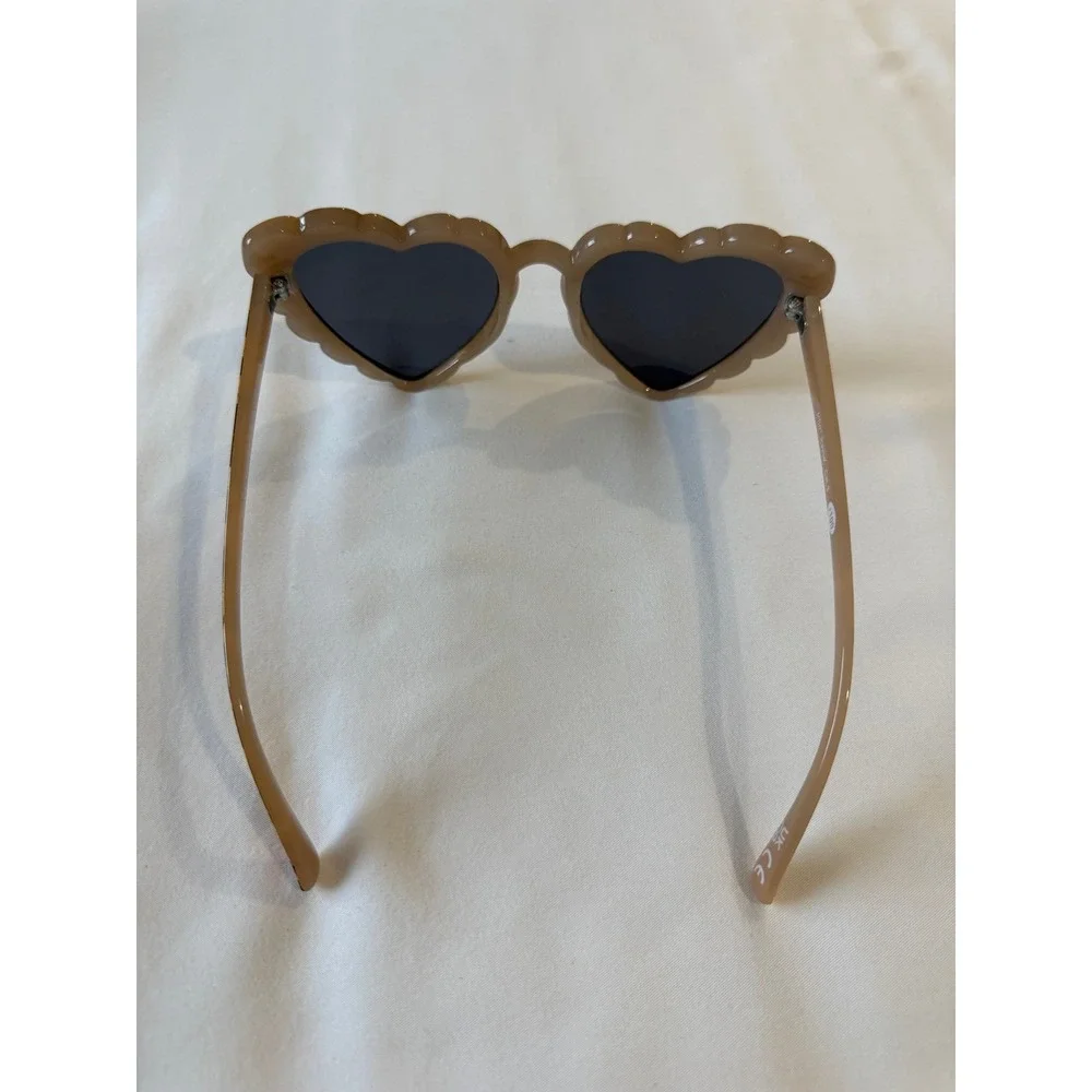 Betsey Johnson Leopard Print Heart Sunglasses Scalloped Edge Brown Tan